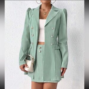 Double Breasted
Puff Sleeve Blazer & Skirt
Green / XS(2)